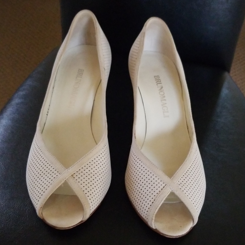 Bruno Magli Cream Peep-Toe Heels - heel tips missing